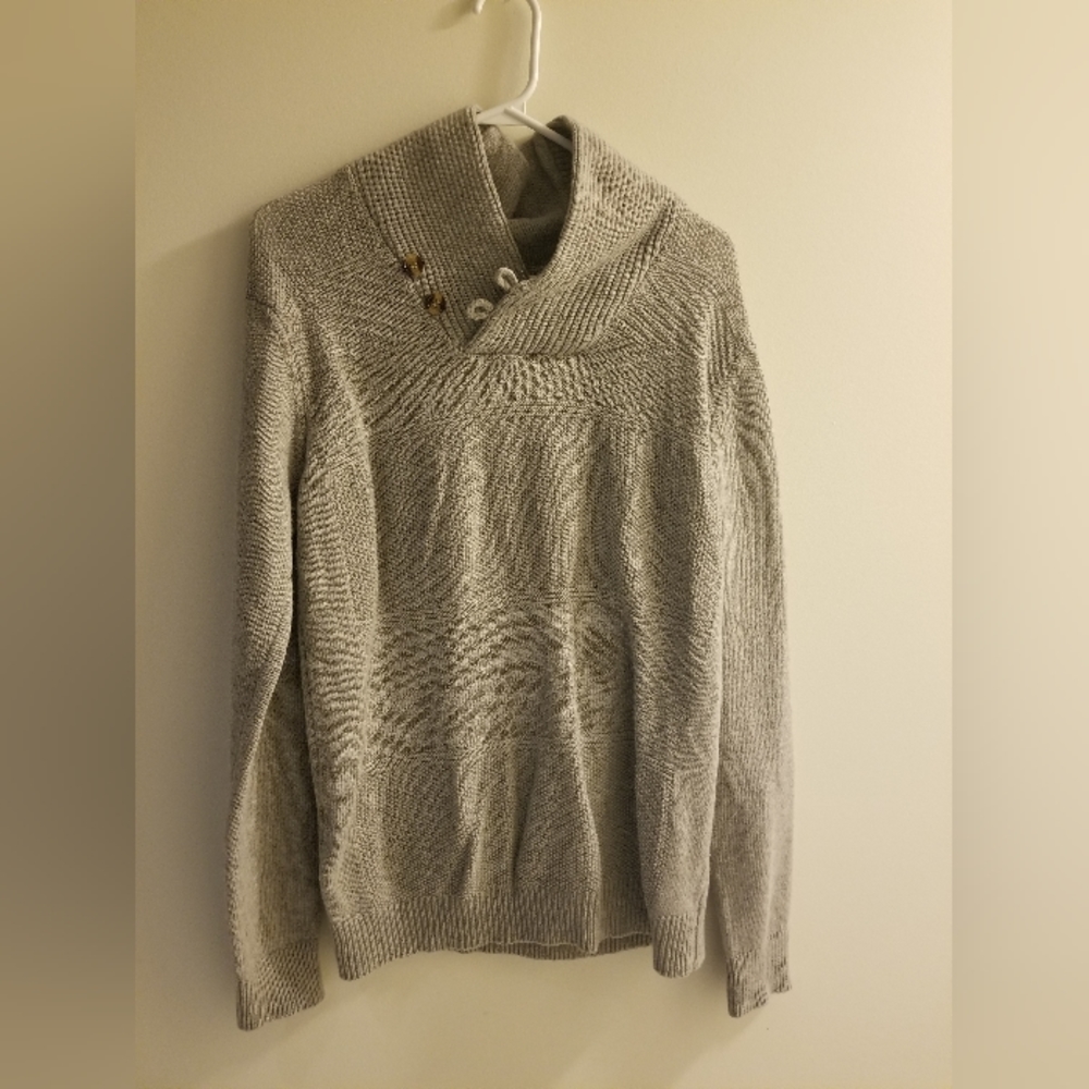 Medium gray sweater for men